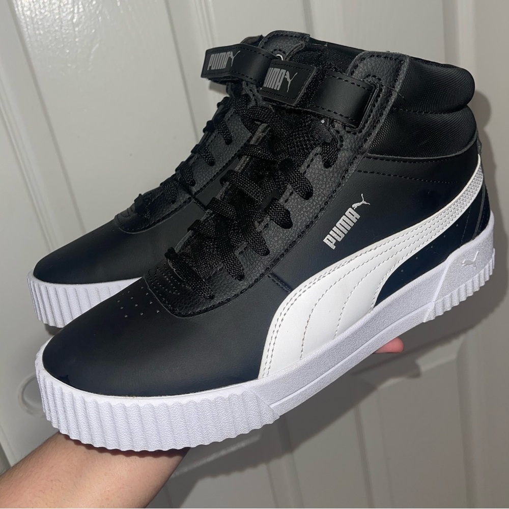 Women puma shoes 👑